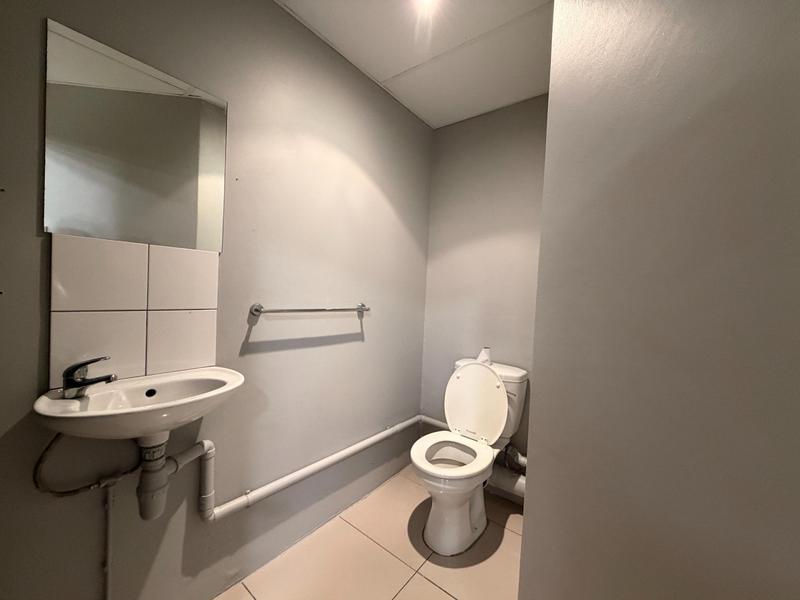 To Let Commercial Property for Rent in Humewood Eastern Cape